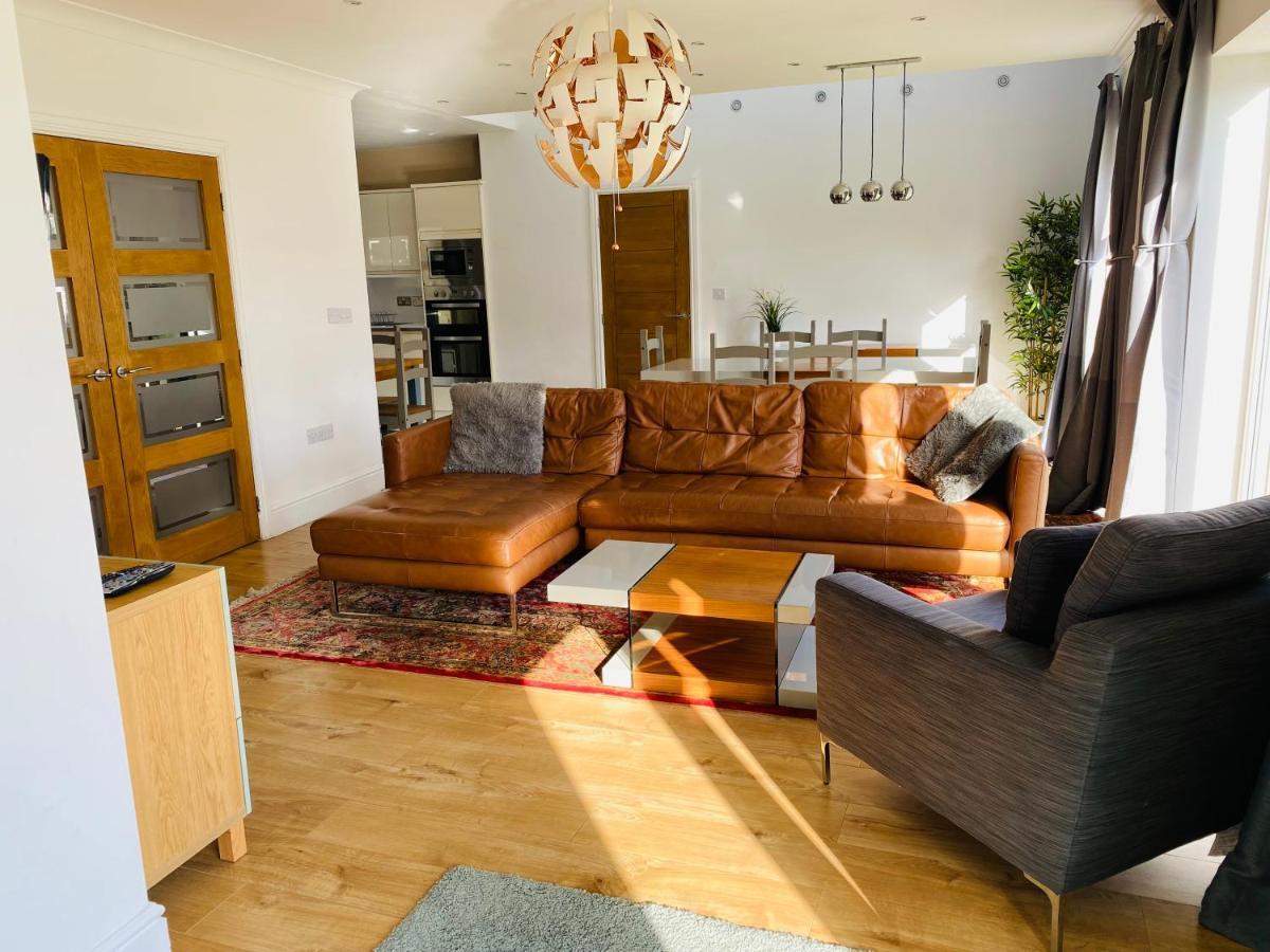 Villa Mayors House Ideal For Groups & Business à Peterborough Extérieur photo