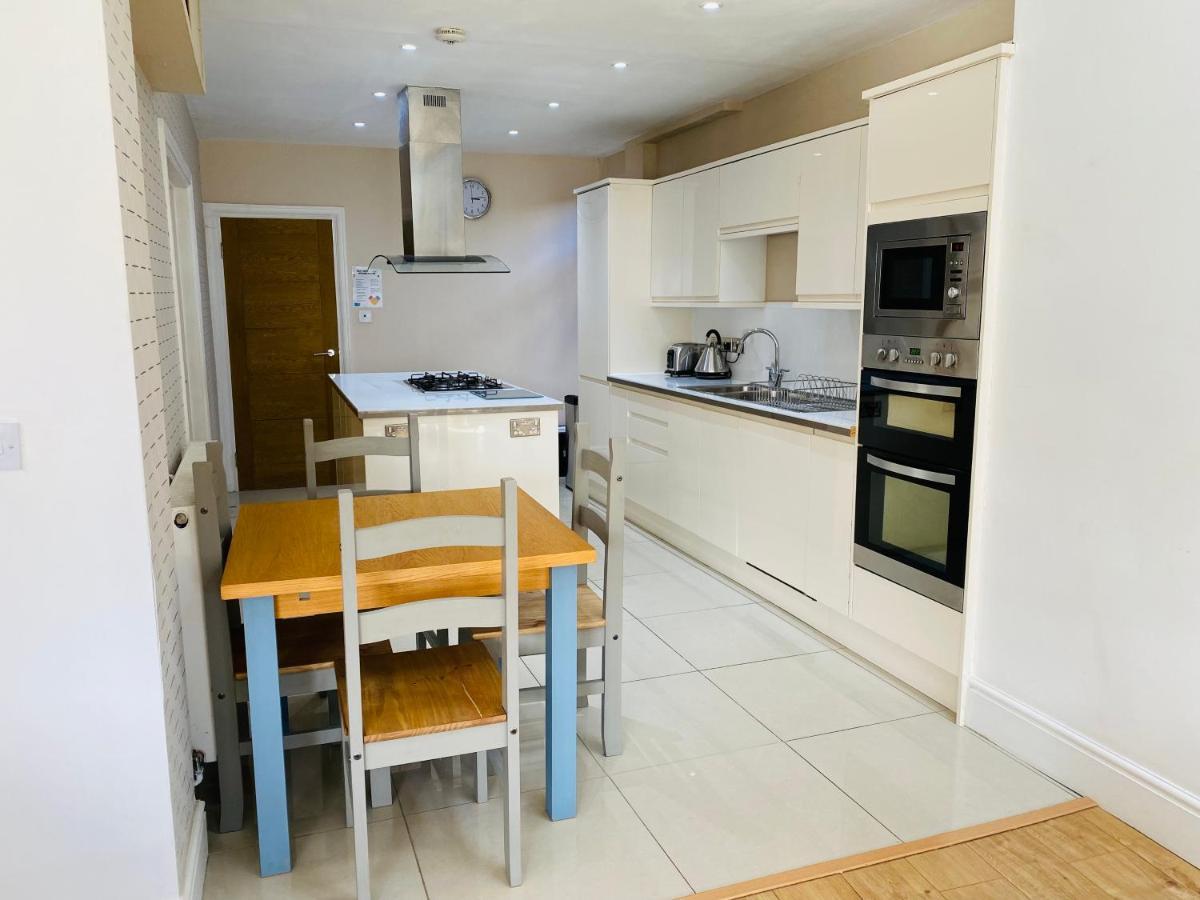 Villa Mayors House Ideal For Groups & Business à Peterborough Extérieur photo
